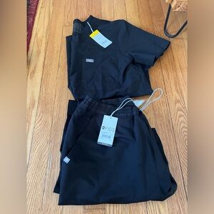 FIGS **NWT** Leon Two Pocket Scrub Top & Yamba Slim Pant